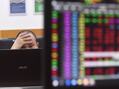 Giao dịch chứng khoán sáng ngày 30/8: Thị trường phân hóa, cổ phiếu bất động sản vẫn sôi động